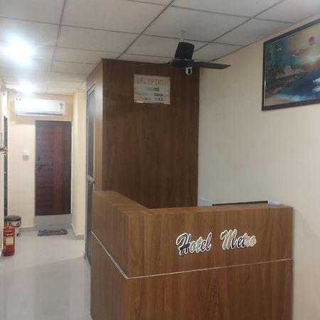 Hotel Metro Althan Surat Exterior photo